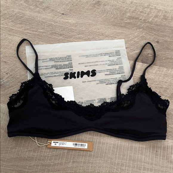 🖤NWT Skims Fits Everybody Lace Bralette Black Onyx Size LARGE - Picture 5 of 11